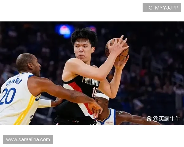 杨瀚森突破篮下效率提升显著 拉开与其他内线新秀差距